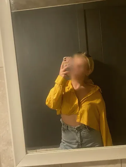 Alena, 23