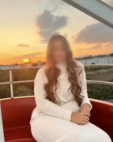 Ayse, 19