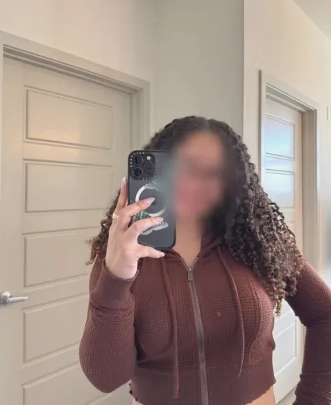 Daniela, 31