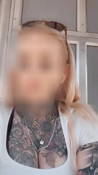 Fabienne, 37