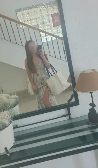 Helena, 28