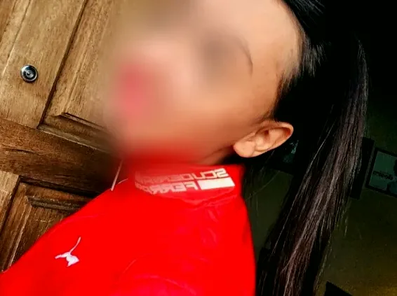 Julia, 26
