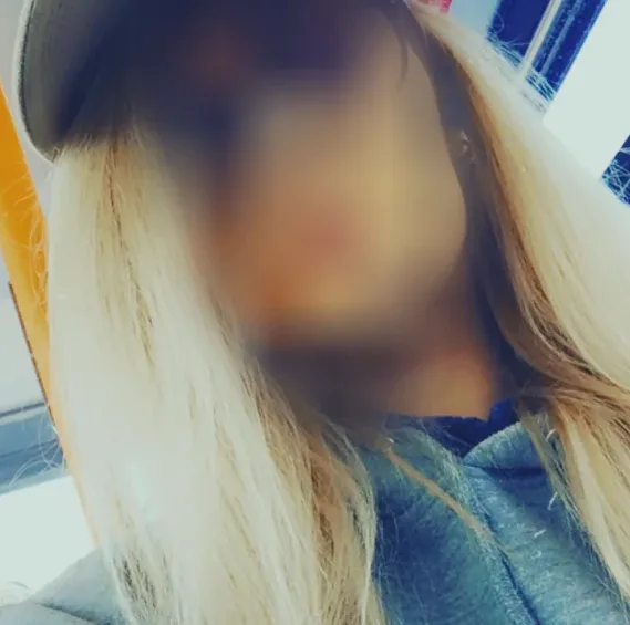 Larissa, 28