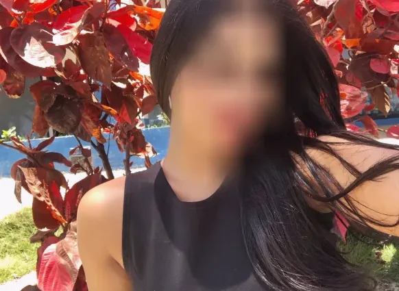 Nicole, 27