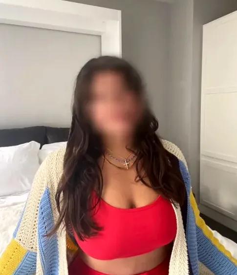 Özlem, 36