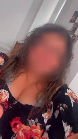 Paula, 33