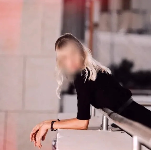 Sabrina, 40
