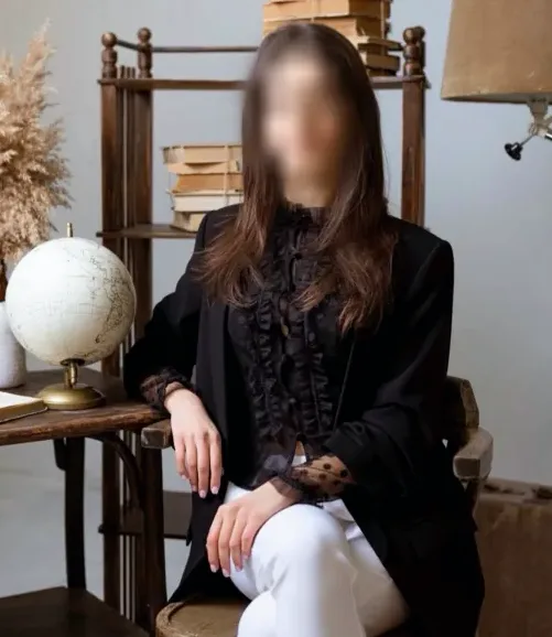 Sabrina, 31
