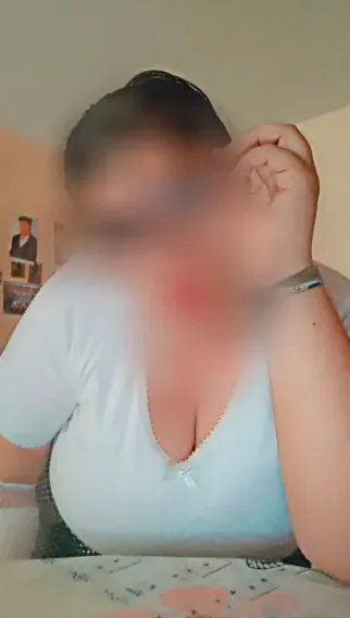 Vivien, 35