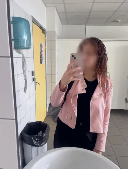 Vivien, 20