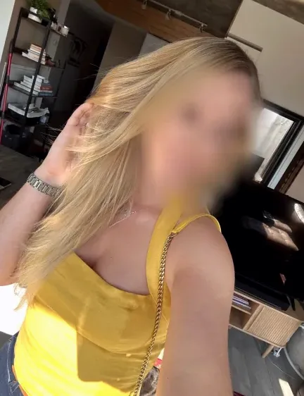 Zeynep, 37